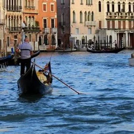 Venice Sanella * Μέστρε