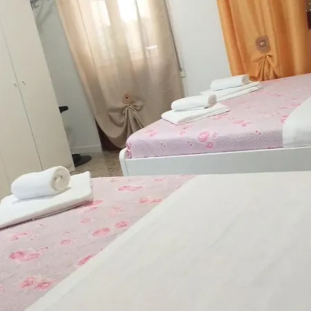 Venice Sanella Πανσιόν *